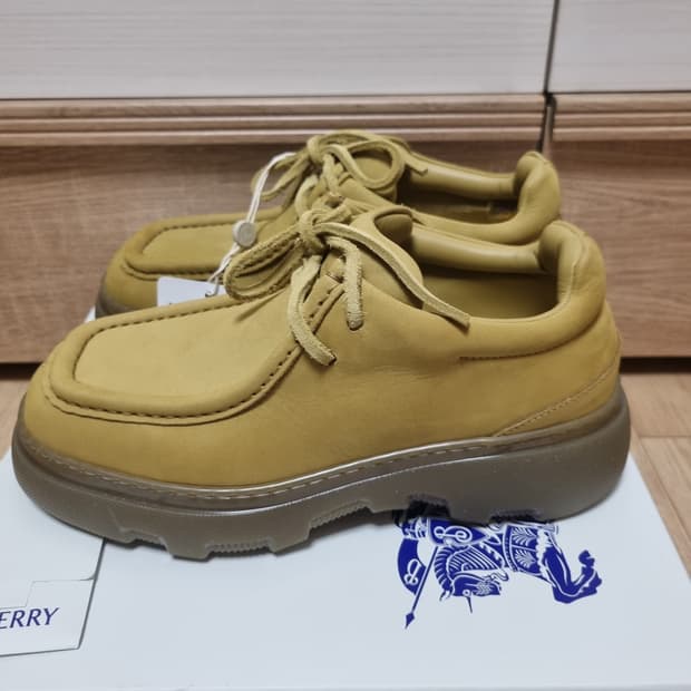 버버리 더비슈즈 41사이즈