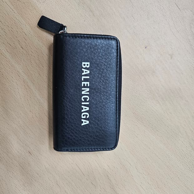 발렌시아가 지퍼돌이 카드 지갑