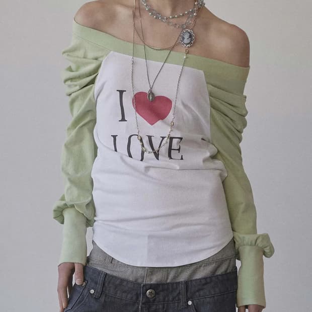 스컬프터 Love Off-Shoulder Tee Apple Green