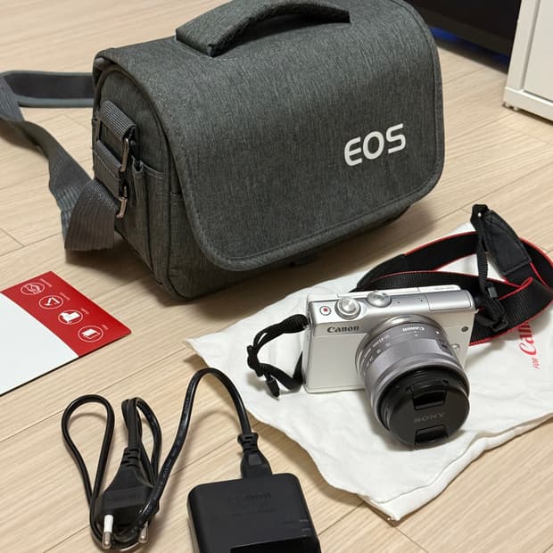 캐논 EOS M100
