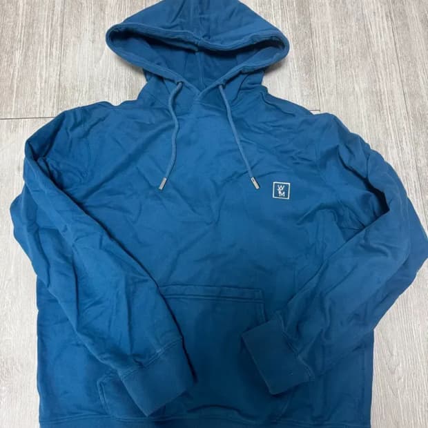 우영미 22fw 백로고 후드티 블루