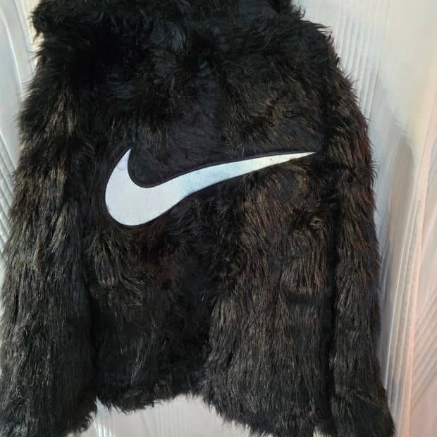 나이키 x 앰부쉬 리버시블 포우퍼 코트