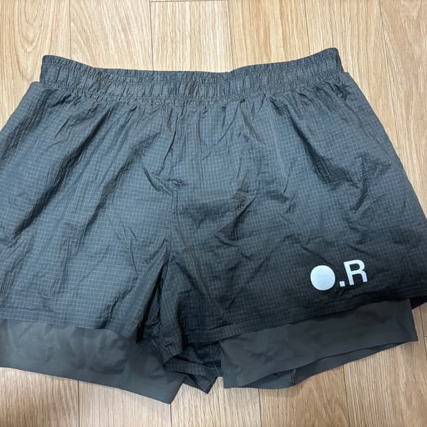옵티미스틱러너스 글로시 립스탑 쇼츠