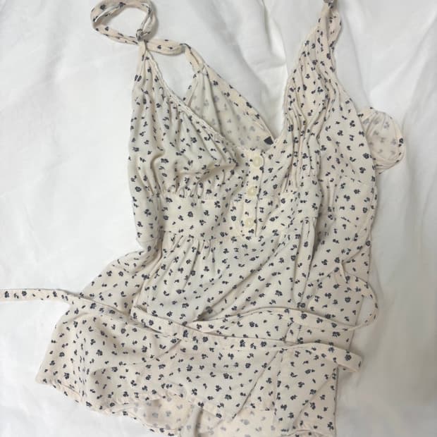 Brandy melville tiffany sleeveless