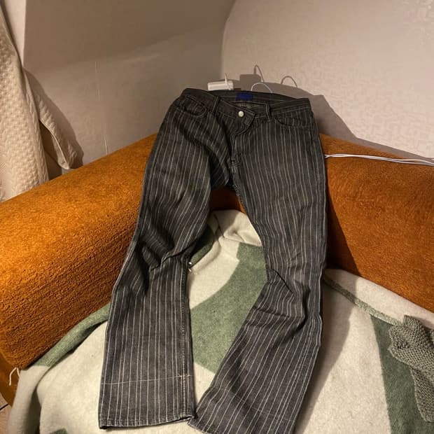 빔즈 스트라이프 부츠컷 플레어진