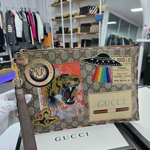 [정품]구찌 쿠리에 클러치백