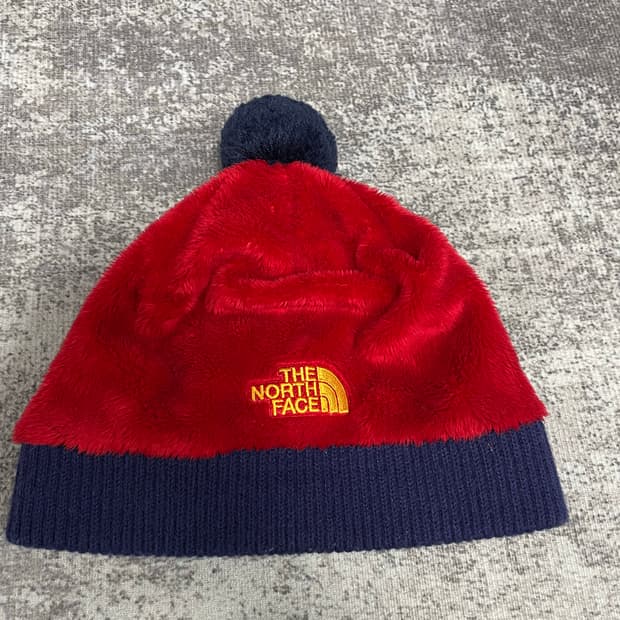 90s TNF 방울 비니