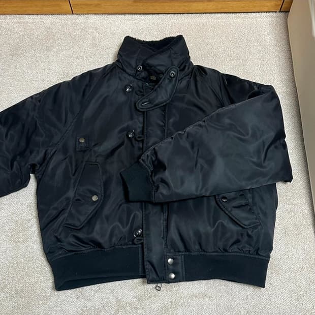 파르티멘토 밀리터리 숏 파카 블랙