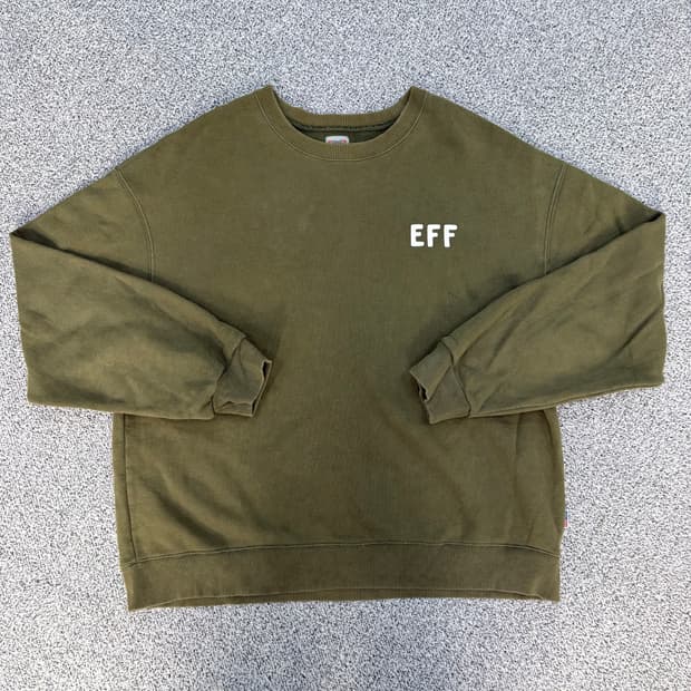 L 이벳필드 스몰로고 맨투맨 0303J