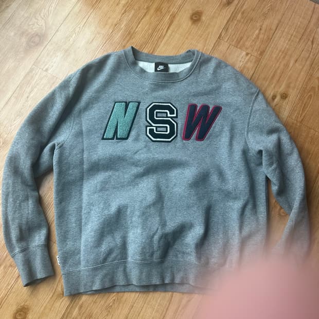 나이키 nsw 맨투맨