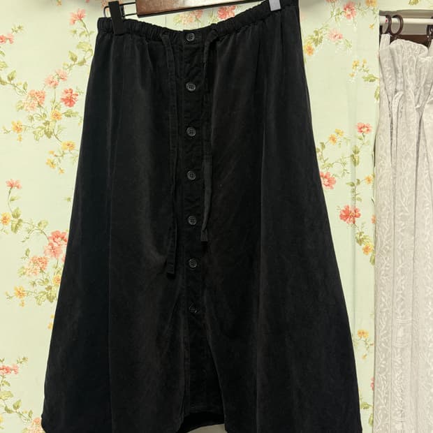 블랙 버트 롱 스커트