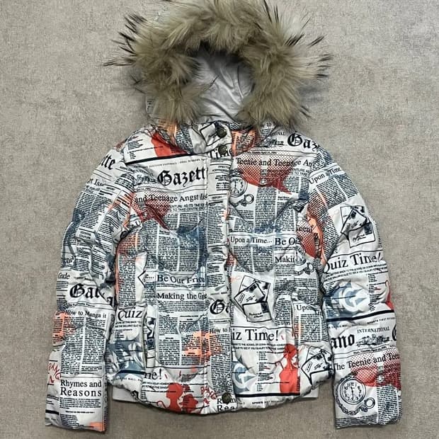 존 갈리아노 뉴스페이퍼 푸퍼자켓