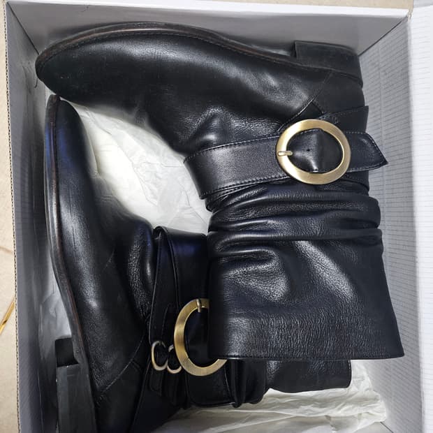 슈콤마보니 앵글부츠 사이즈240