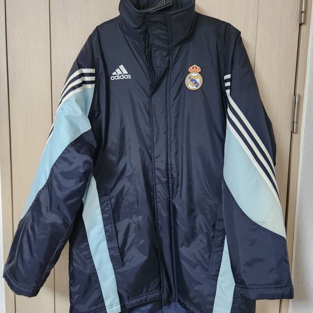 아디다스 레알마드리드 벤치 파카 사이즈L