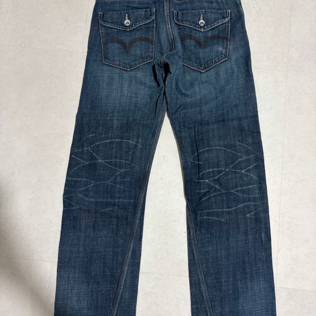 리바이스 올드스쿨 레더패치 오버 스트레이트진 32