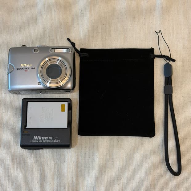 니콘 P4 / Nikon p4 / 빈티지 카메라 디카