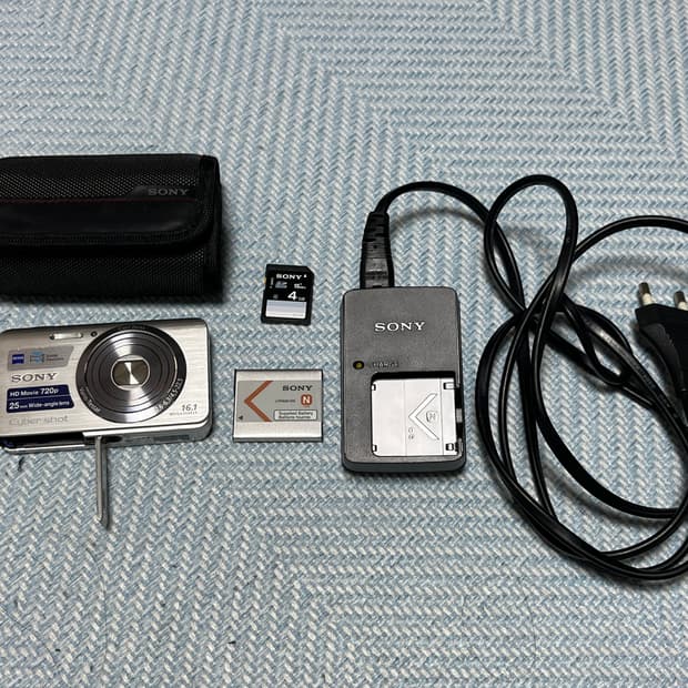 소니 사이버샷 디지털 카메라