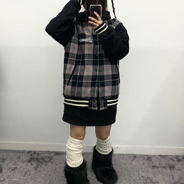 재패니즈 핑크 체크 스타디움 봄버