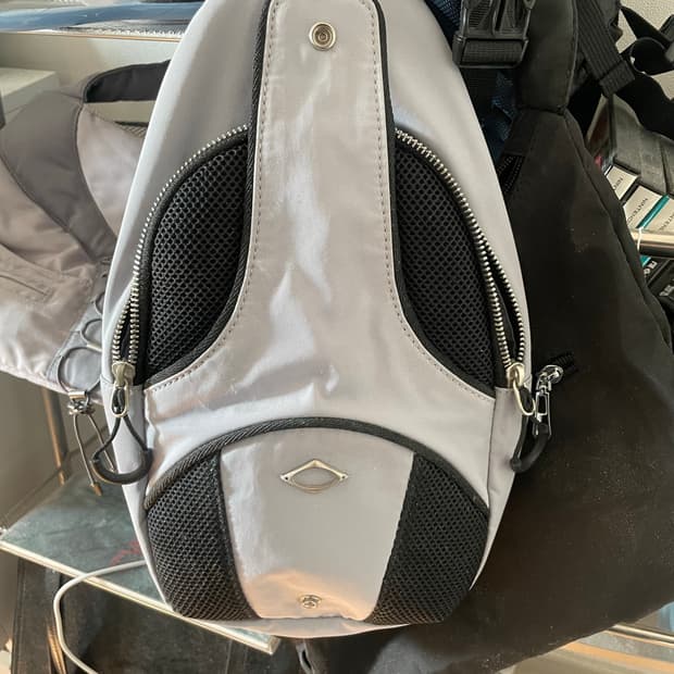 미스치프 롬버스 폴더블 슬링백