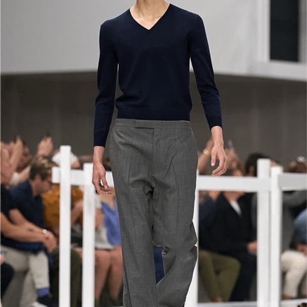 (48)프라다 브이넥 니트