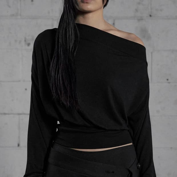 보헤미안서울 SHOULDER SHIRRING SLEEVE, BLACK