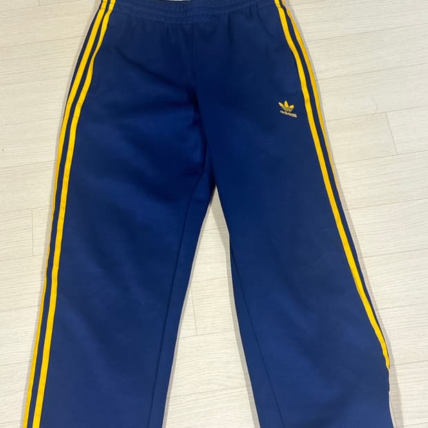 아디다스 정품 트랙팬츠 네이비 옐로우 테이프