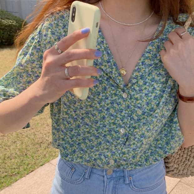 미뉴에트 플라워 반팔 블라우스