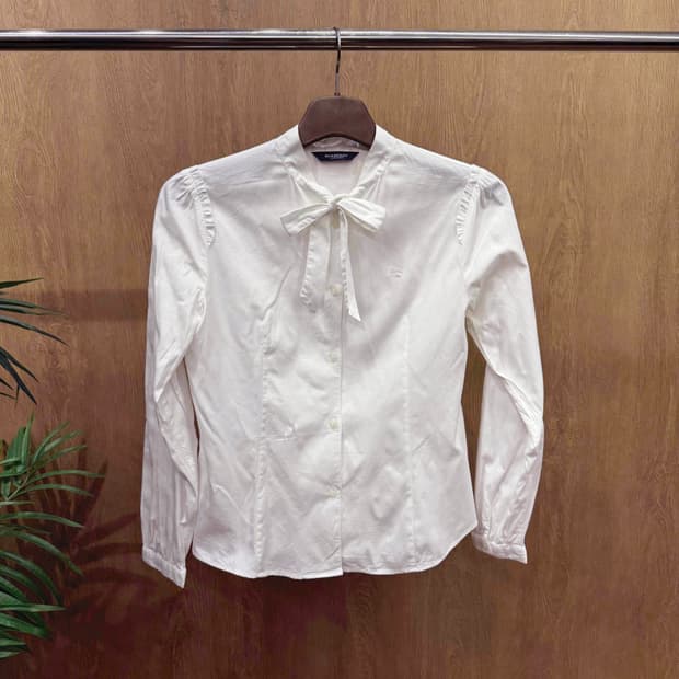 버버리 런던 리본 타이 블라우스 클래식 셔츠 자수 로고 디테일 화이트