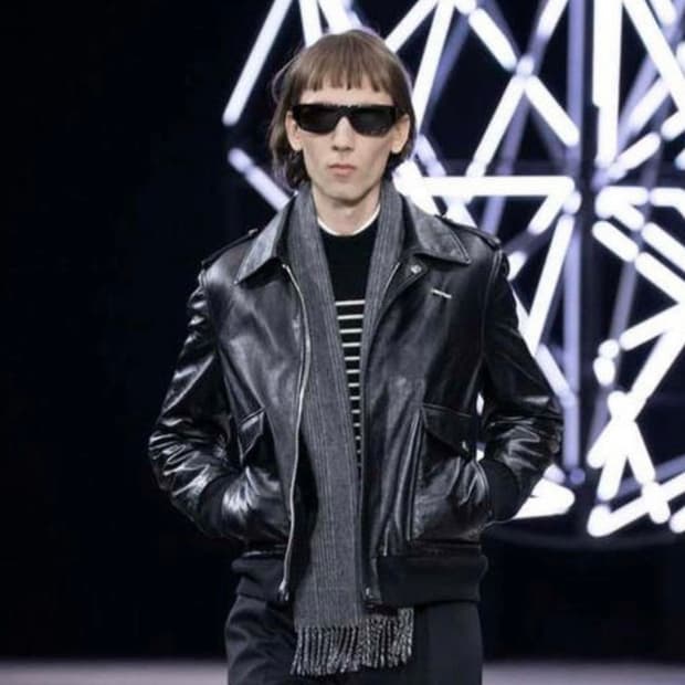 셀린느 19fw 블랙 색상의 셀린느 양털 레더 자켓