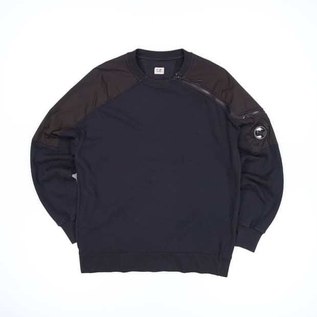 [XL] CP컴퍼니 씨피 숄더지퍼 렌즈와펜 맨투맨 블랙 3863