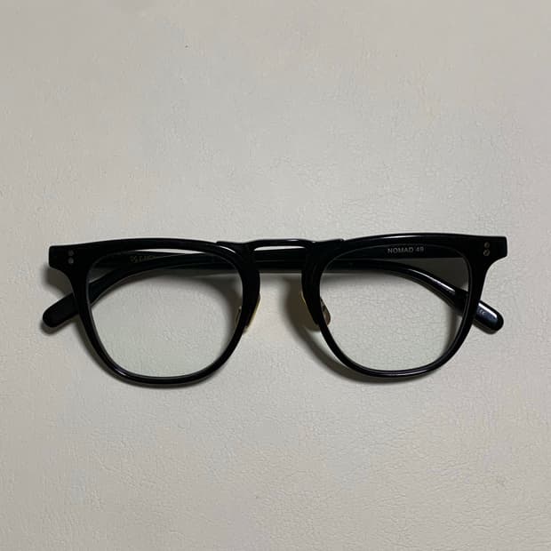 올리버 골드 스미스 노마드 모델