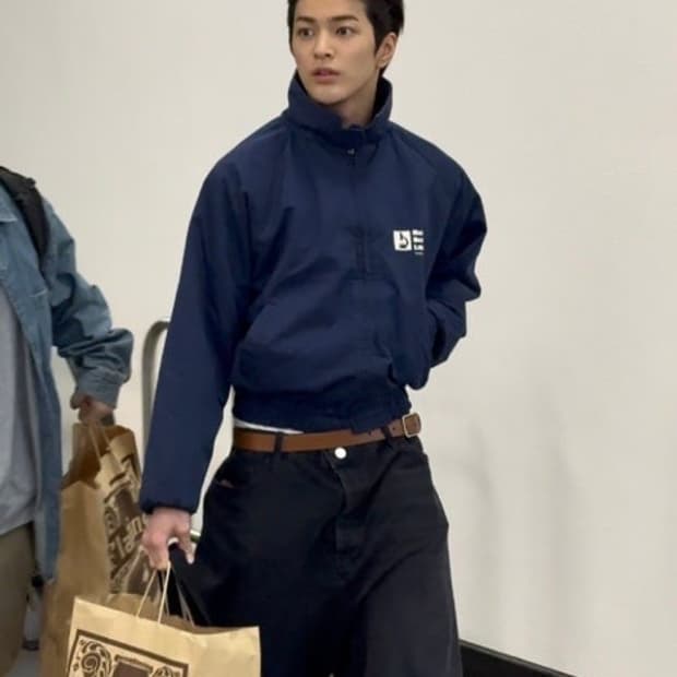 코르티스 건호님이 착용하신 자켓