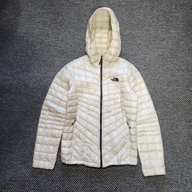 여성 노스페이스 후드 경량패딩
