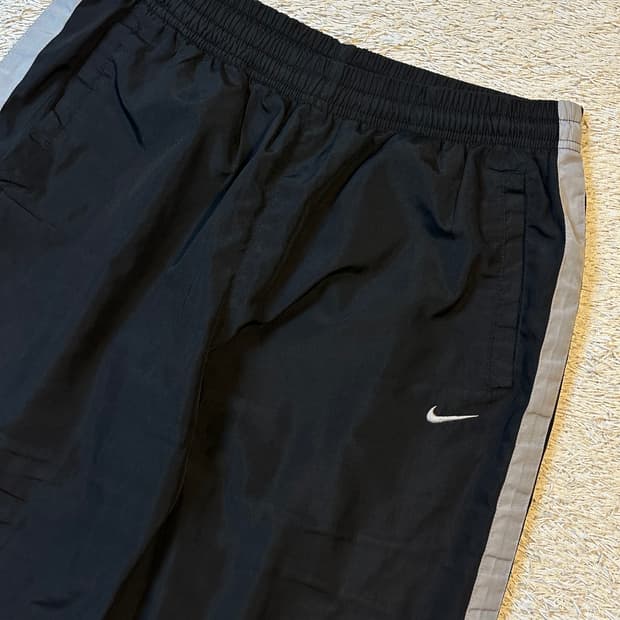 00's 나이키 올드스쿨 스우시 사이드라인 나일론 트랙팬츠 블랙