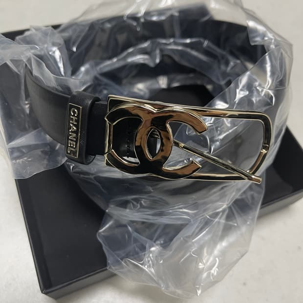 샤넬 블랙 레더 금장 벨트