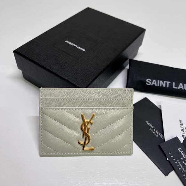 생로랑 그랑 드 뿌드르 텍스쳐드 마틀라세 레더 카산드라 마틀라세 카드 케