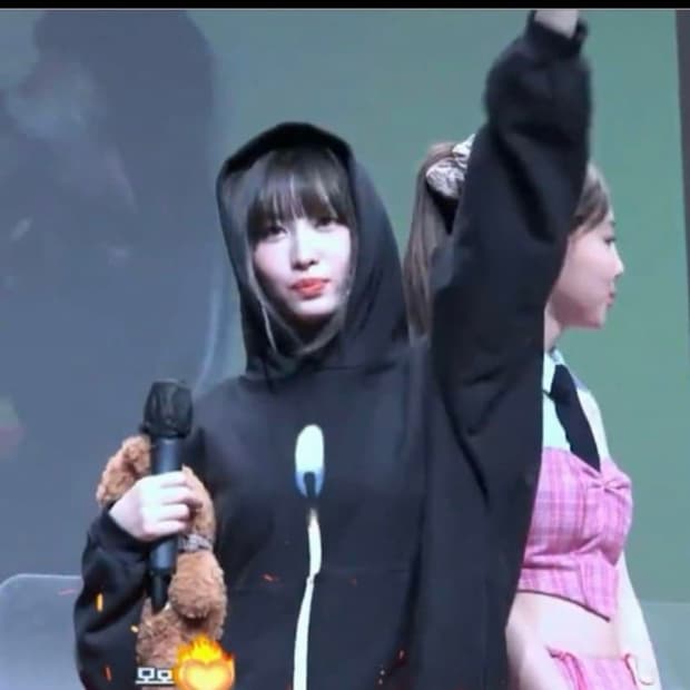 칸예 이지 촛불후드M