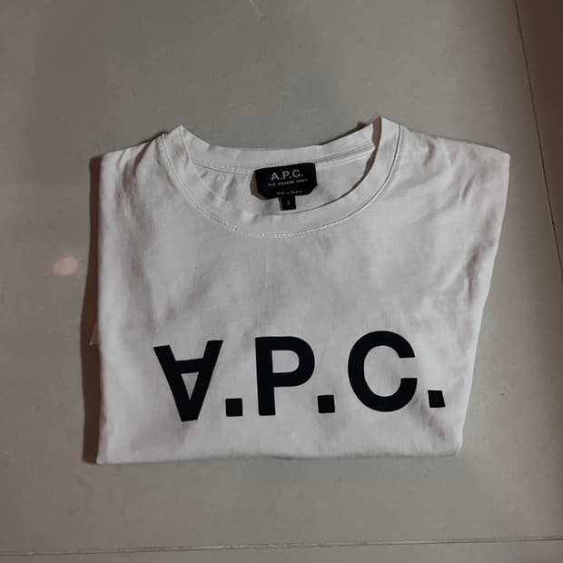 APC 아페쎄 반팔 티셔츠