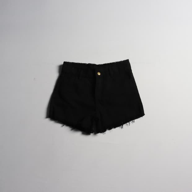하이웨이스트 클래식 블랙 데님 숏 팬츠