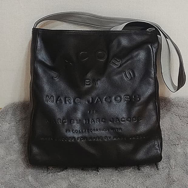 마크바이 마크제이콥스 리버서블 소가죽 숄더크로스백