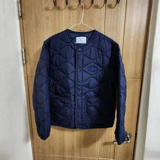 (S)챔피온 공용 C로고 웨이브 퀼팅 패딩 자켓 네이비