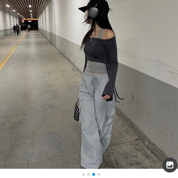 [새상품] 시월107 스트링 크롭티 차콜