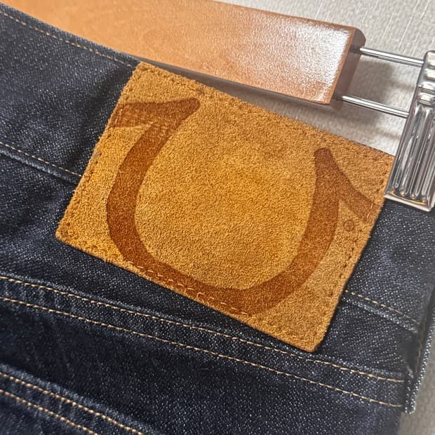 트루릴리젼 중청 버튼플라이 데님 팬츠