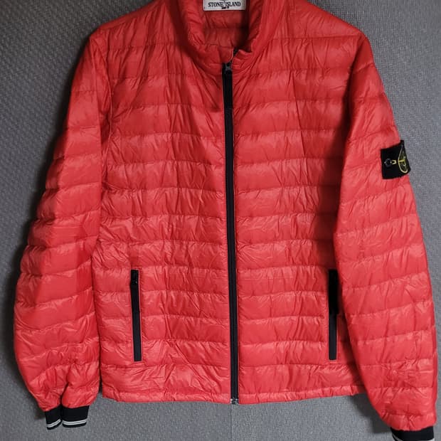 스톤아일랜드 마이크로 립스탁 패딩