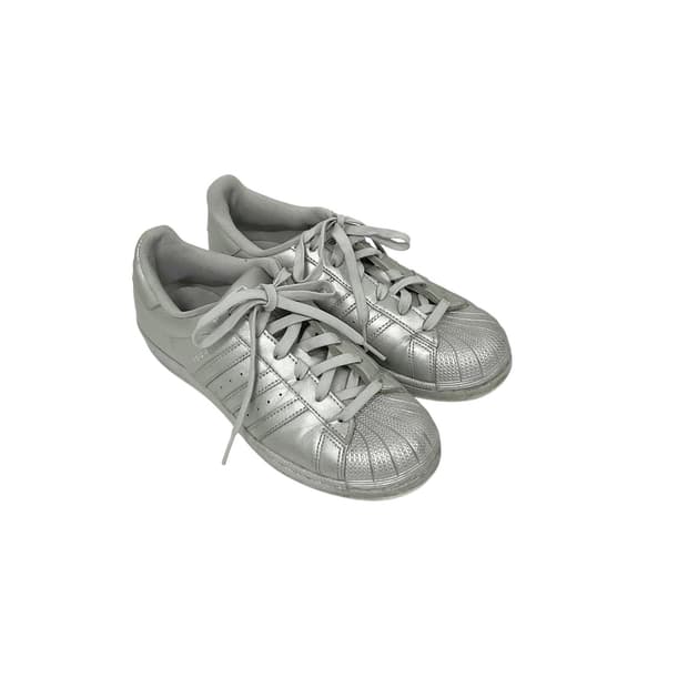 Adidas (240)