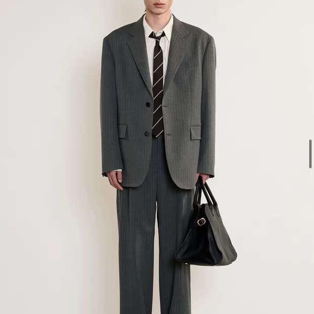 TNGT 핀 스트라이프 오버사이즈 자켓 - 110