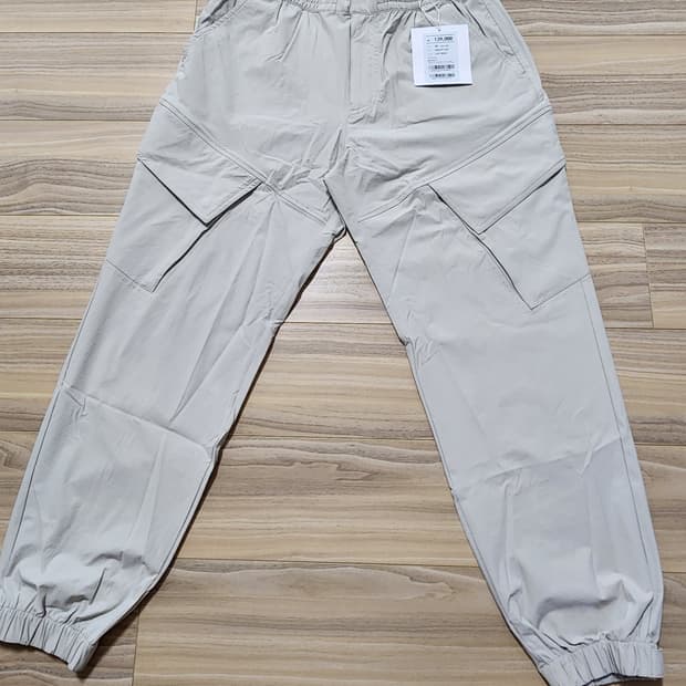 지오지아나일론우븐스판조거팬츠라이트베이지