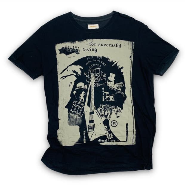 디젤 펑키 시그니처 아트 다크 반팔 티셔츠