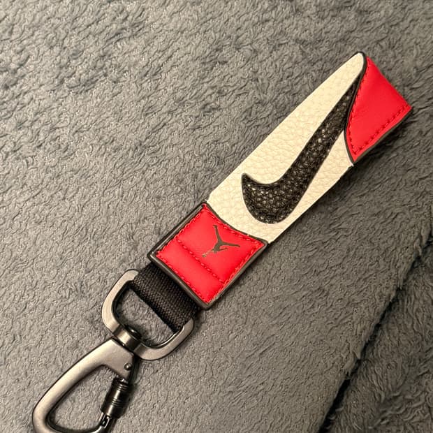 나이키 조던1 트로피컬키링 레드/블랙