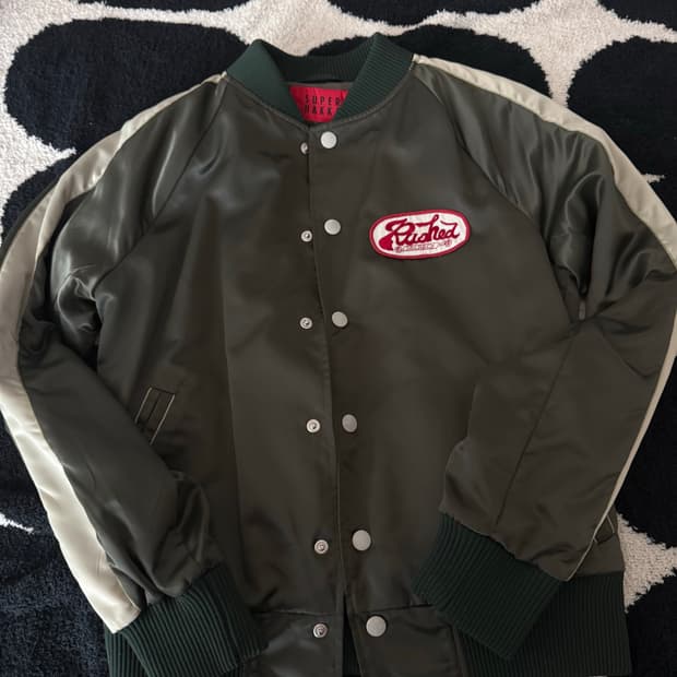 슈퍼학카 바시티 재킷 올리브색상